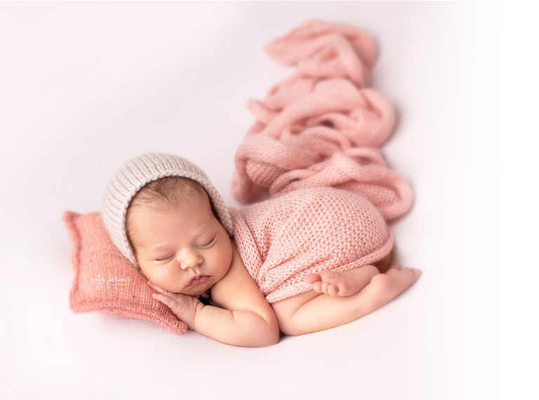 Newborn Photography with Antje Farmer - Rock Your Birth
